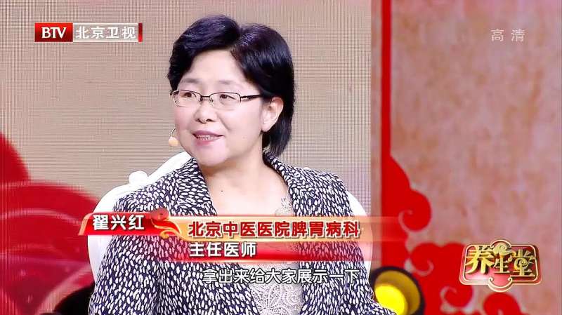 小伙给美女下泻药 结果美女直接拉裤兜子里了