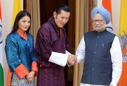 不丹王室婚姻,国王与王妃的爱情,只因有人成全,童话都是谎言?