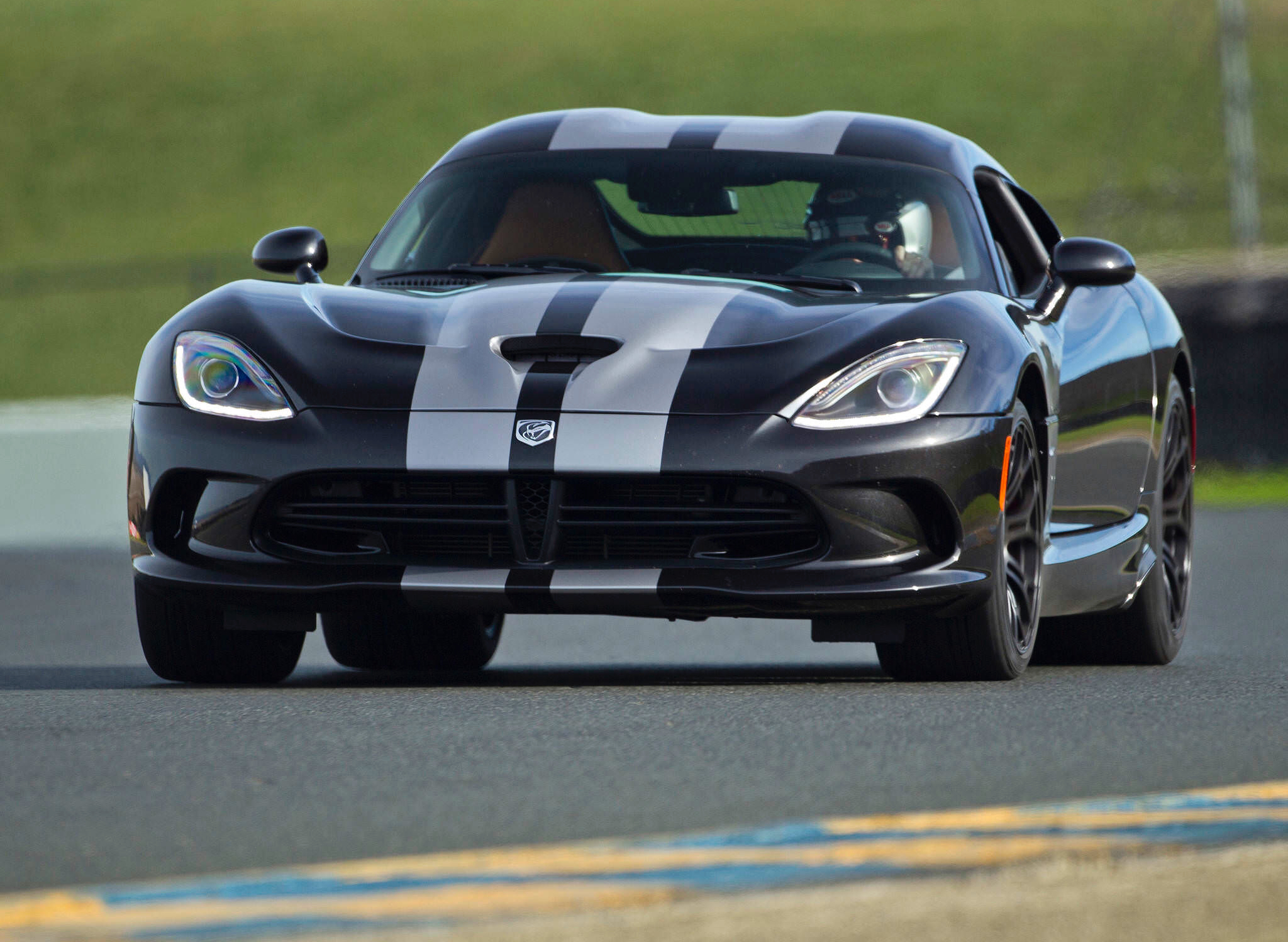 美式超跑的代名词,道奇蝰蛇