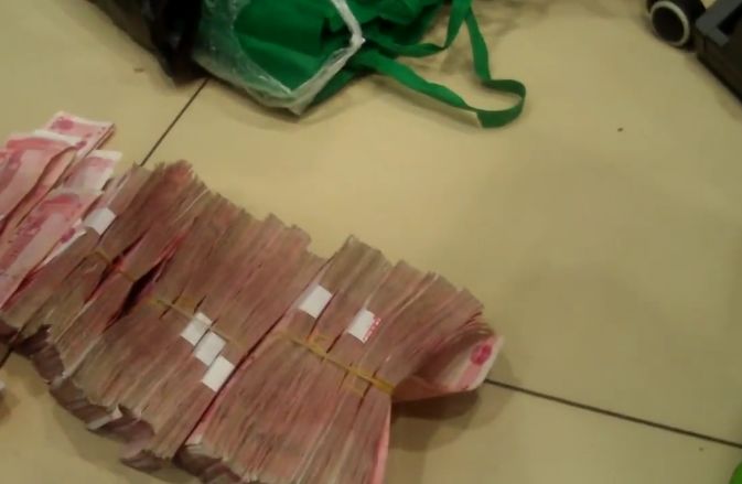 七旬老太将13万现金寄存超市储物柜,长达10天未来领取