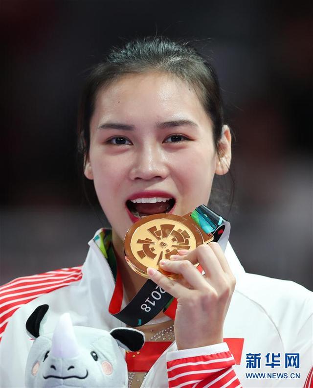 蹦床女子个人中国队刘灵玲夺冠