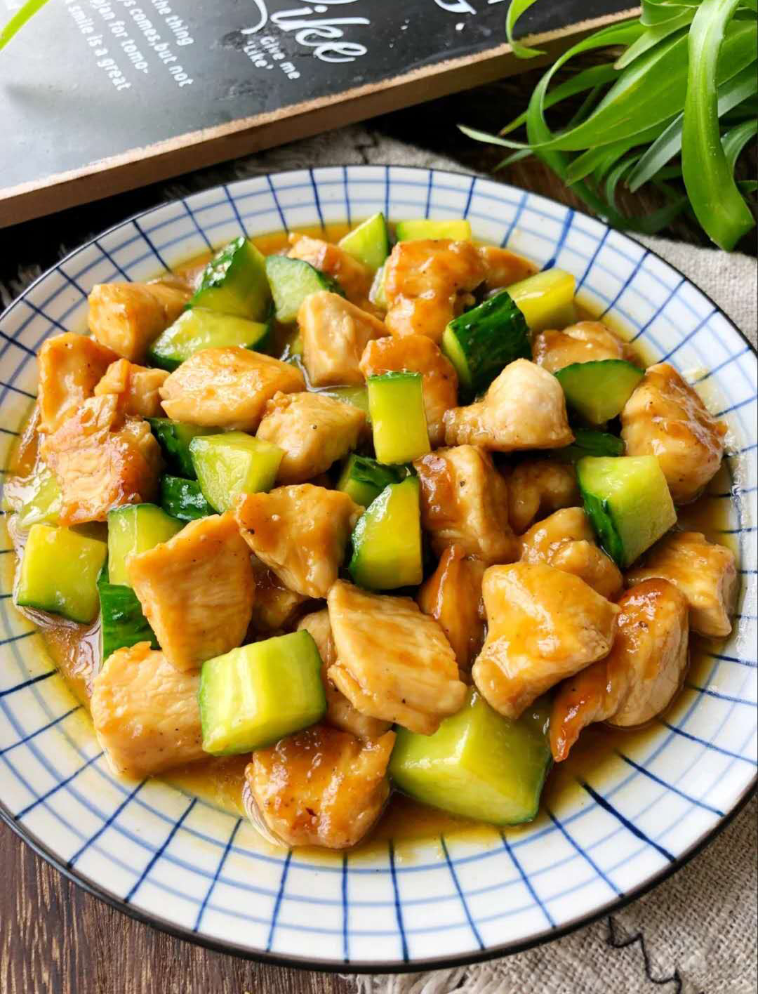 好吃不胖的黄瓜炒鸡丁,低脂低卡,减脂餐