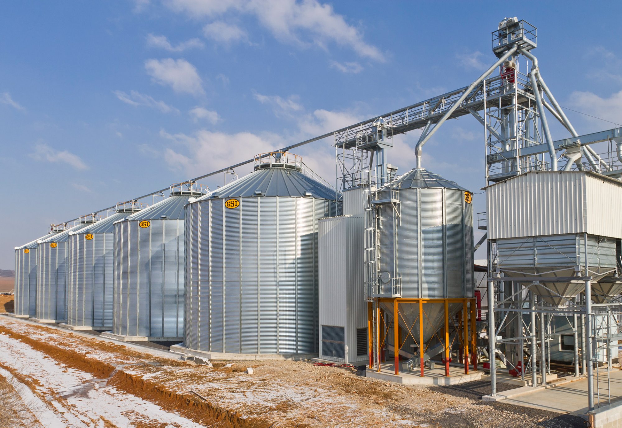 美国农场粮仓,暗含高科技,全自动清空大谷仓