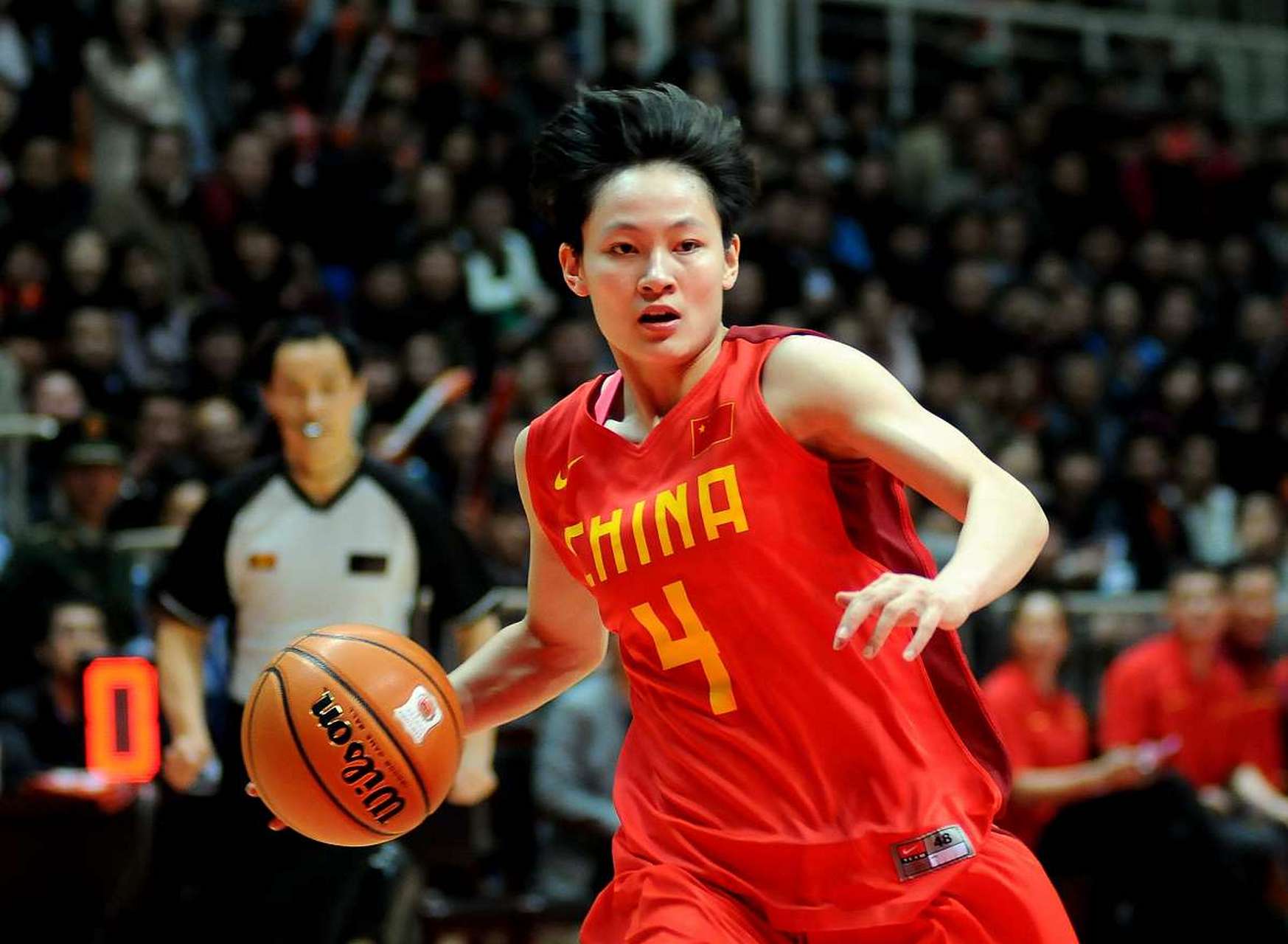 1,韩旭,年薪400万(wnba工资税后5万美元)你们觉得怎么样呢… #女篮