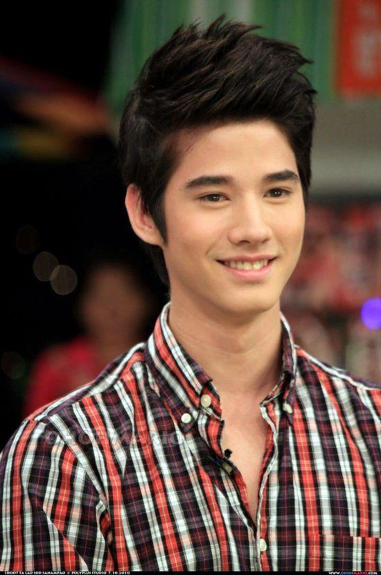 4大败家男人面相,易漏财,花钱大手大脚,拖累家庭!