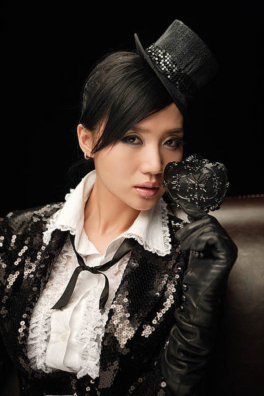 阿朵与陈好太像了,经常分不清.