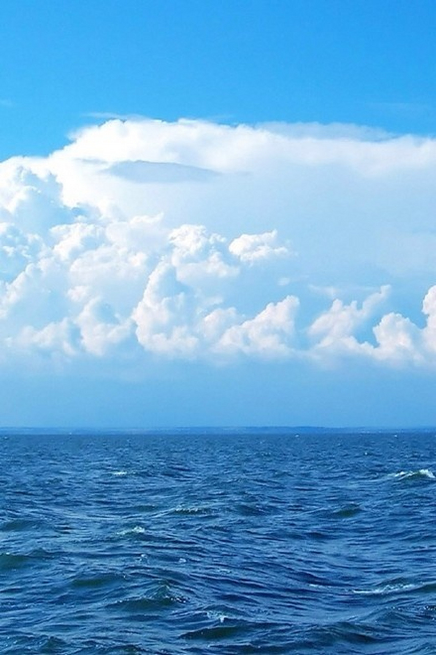 天空和大海相爱了,但是他们的手无法牵,无法让爱继续