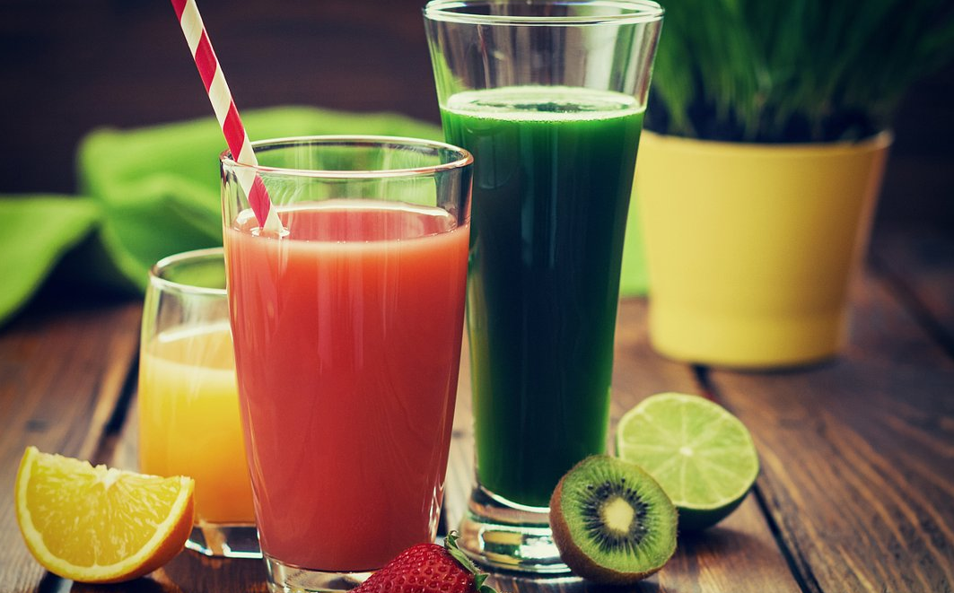 果汁虽然有营养,但是喝果汁对身体有好处吗?