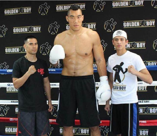 双十一前夕一龙对战韩国巨兽崔洪万赢了?满血复活的他要扁播求?