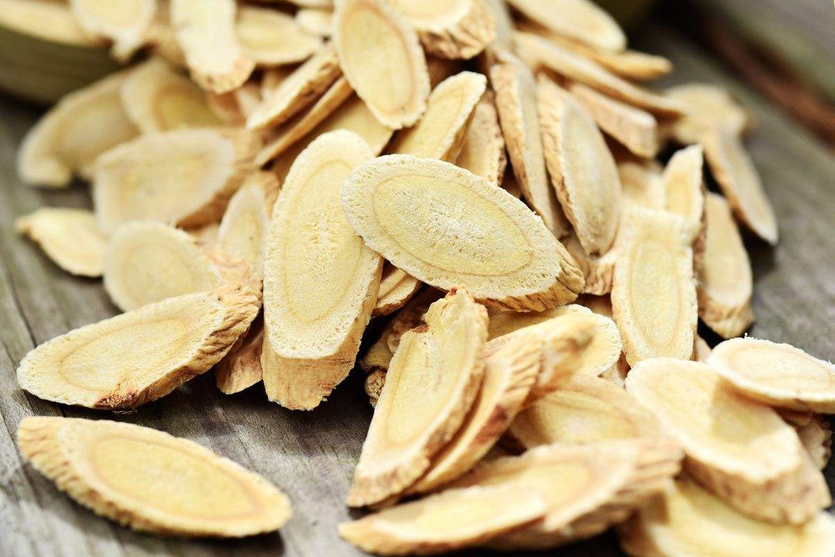 有妇科炎症的女人,常用4种中药泡水喝,消炎抑菌,保护子宫健康