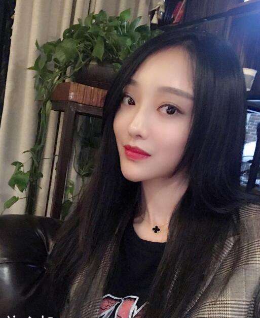 yy一哥阿哲女友曝光,系外站网红一姐,被阿哲弟弟"实锤"!