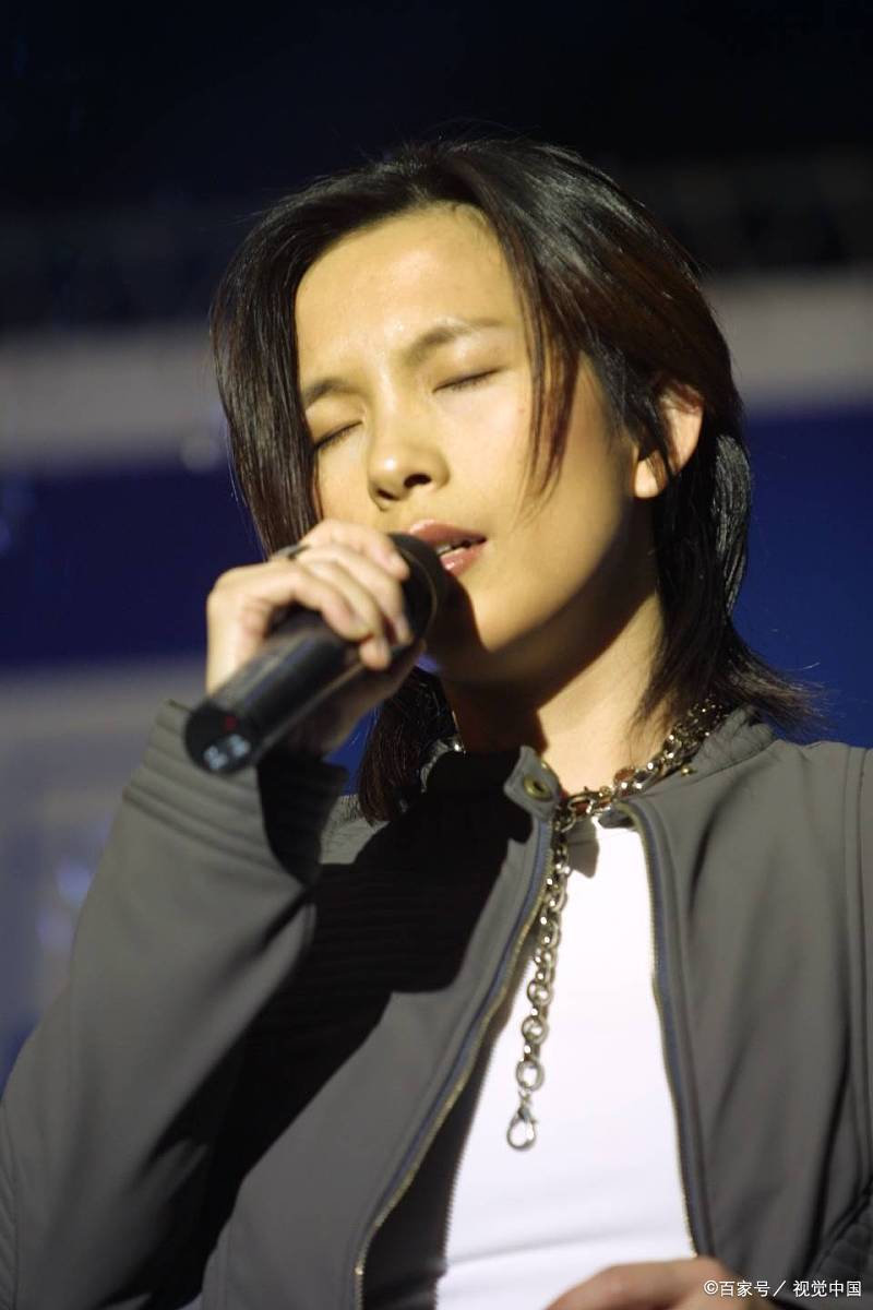 潘美辰的一曲《我曾用心爱着你》,唱哭了多少痴情男女,感同身受