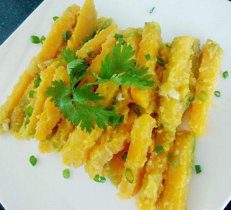 "咸蛋黄烧茄子"不入味?只要多加这1步,做出来咸香软糯