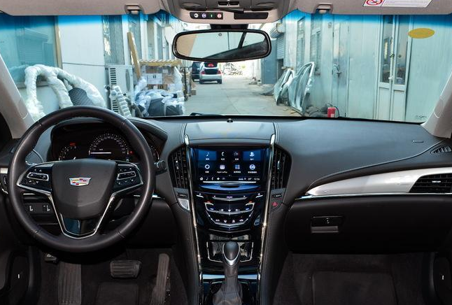 凯迪拉克ats-l设计简洁得体,内饰风格很独特,开出去回头率超高