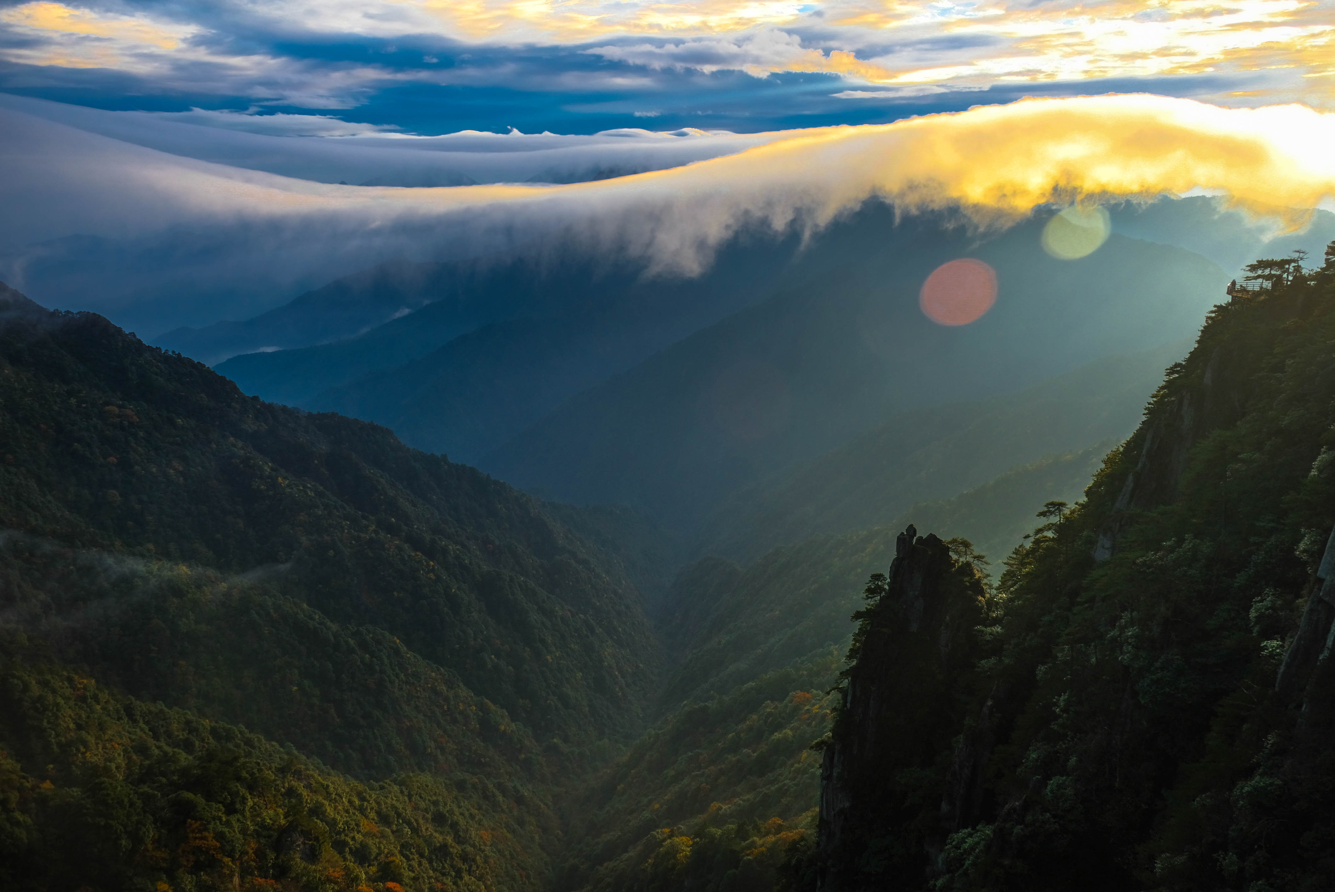 这座大山里一年有至少180多天可以看到"海"!