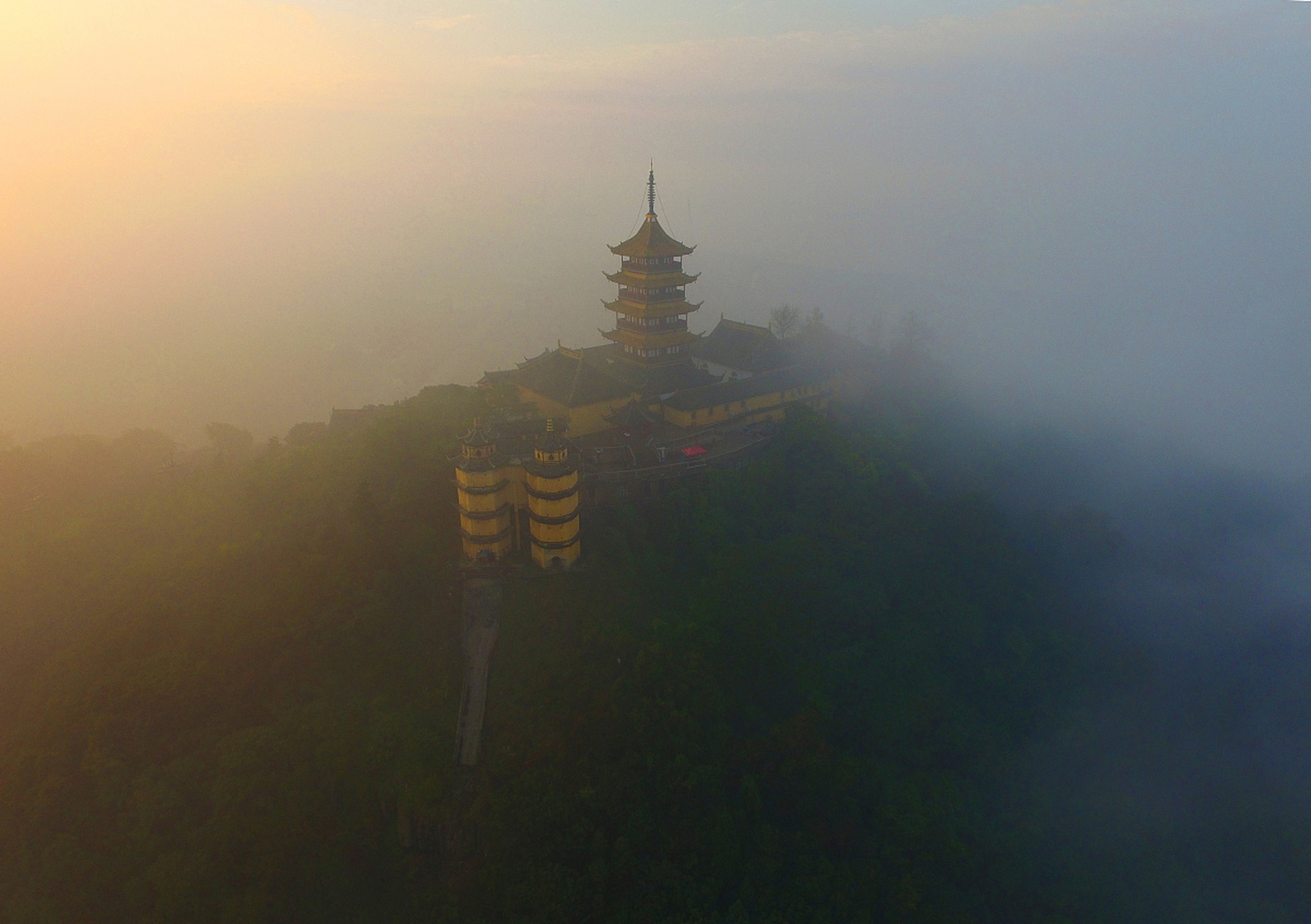 狼山海拔图片