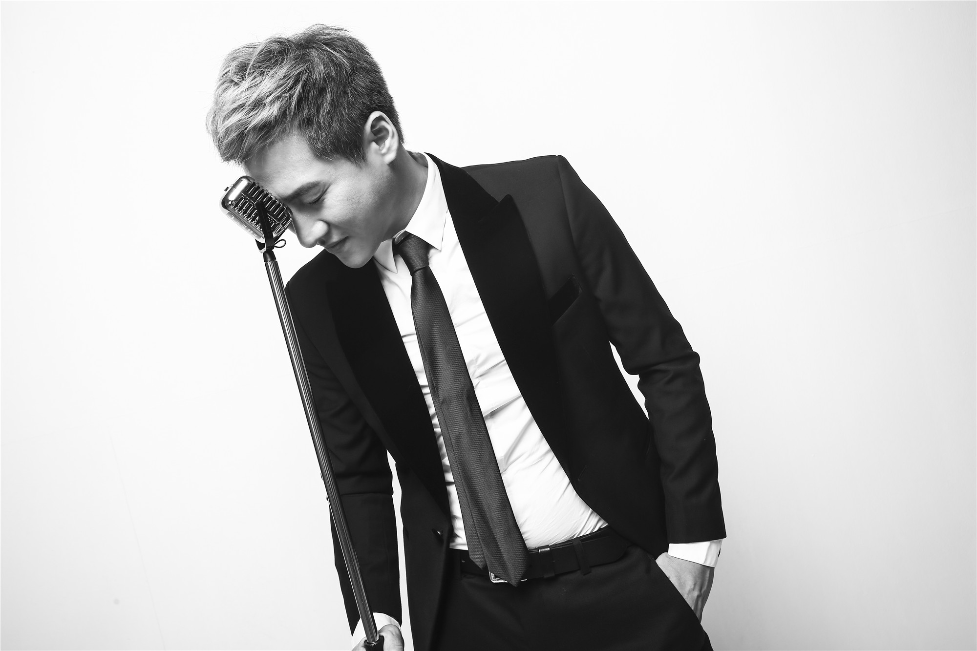 为什么90后非常喜欢的这位歌星,现在会沦落成这样?变成"网红"