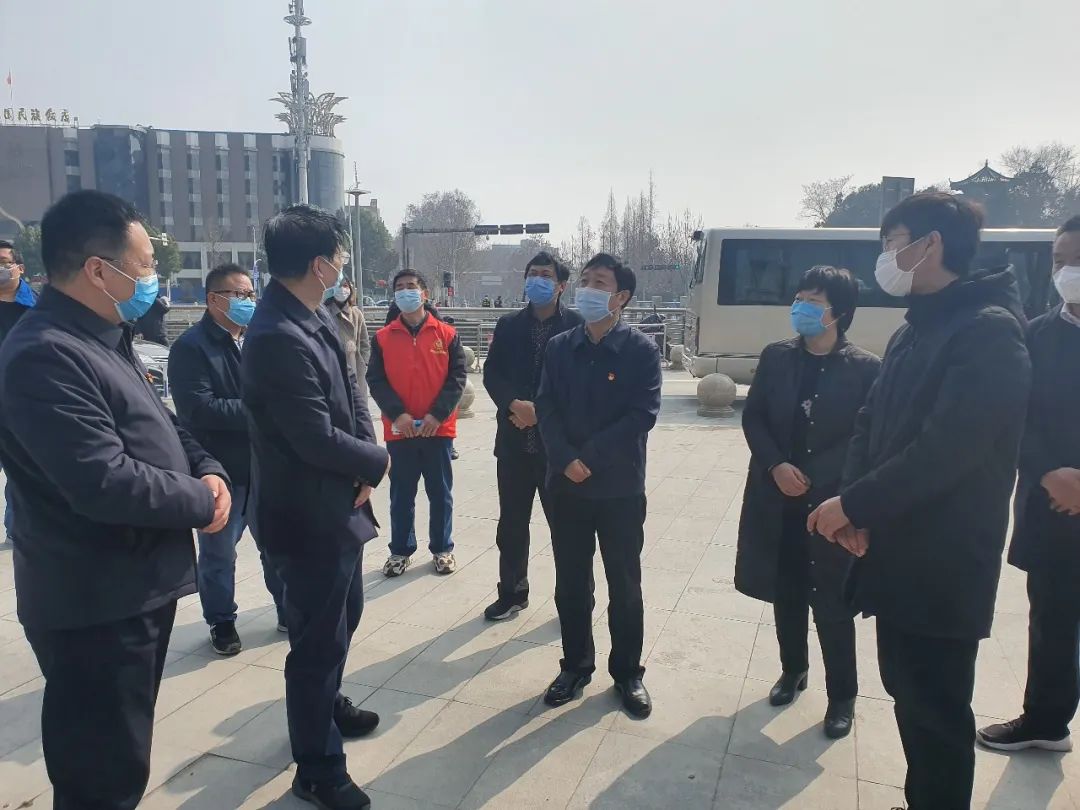 市委常委,宣传部长张富治到卧龙区参加"战疫有我,志愿卧龙"主题学