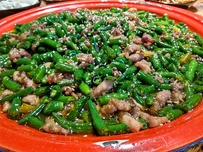 「江湖菜」渝味江湖菜中兔肉最流行的吃法,尖椒兔