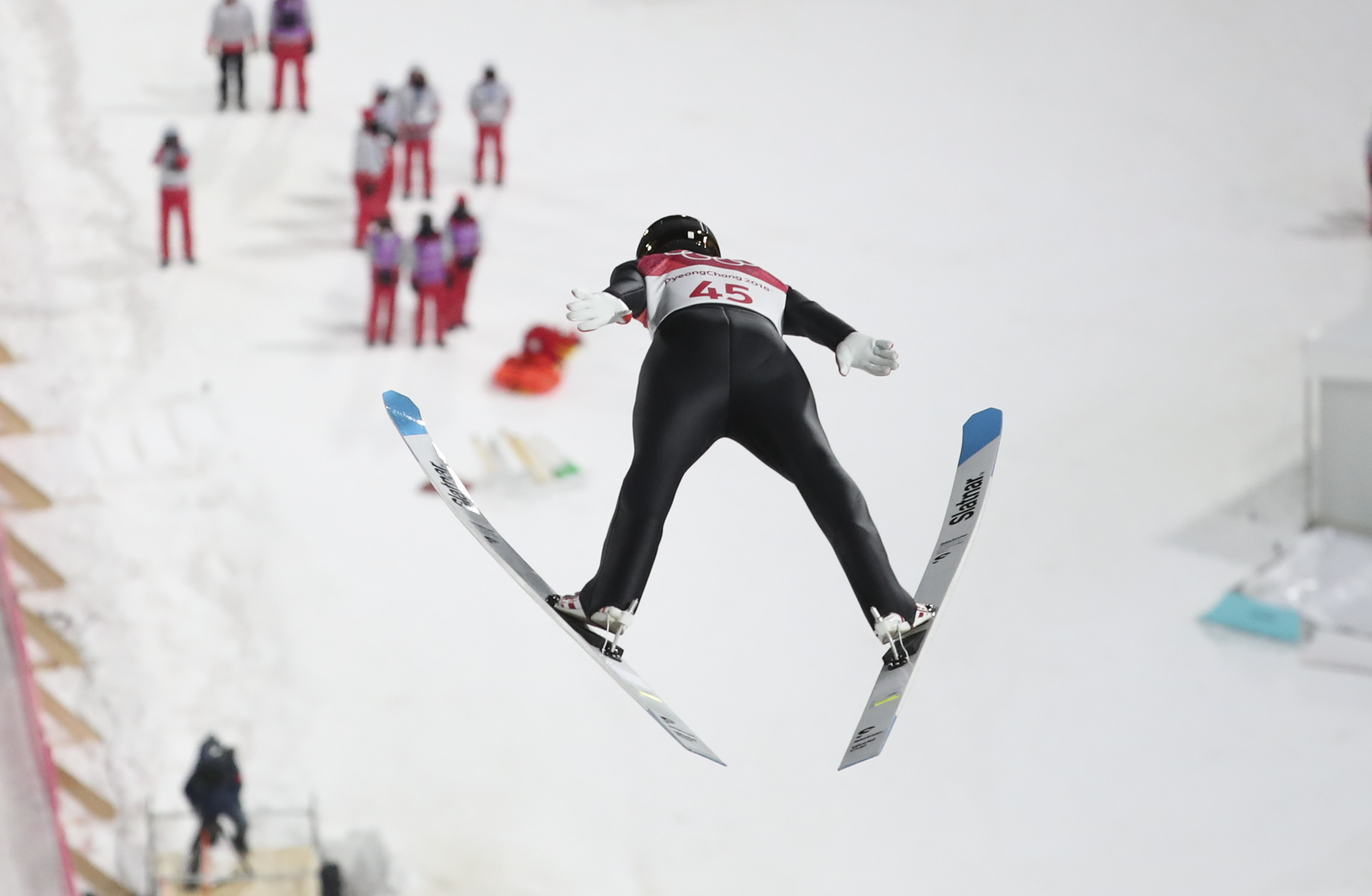 北京冬奥会高台跳雪图片