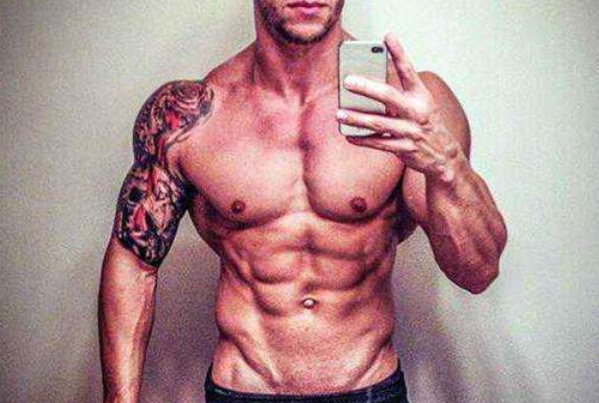 抽烟熬夜喝酒的健身肌肉男,健身2年后,身体会变什么样?