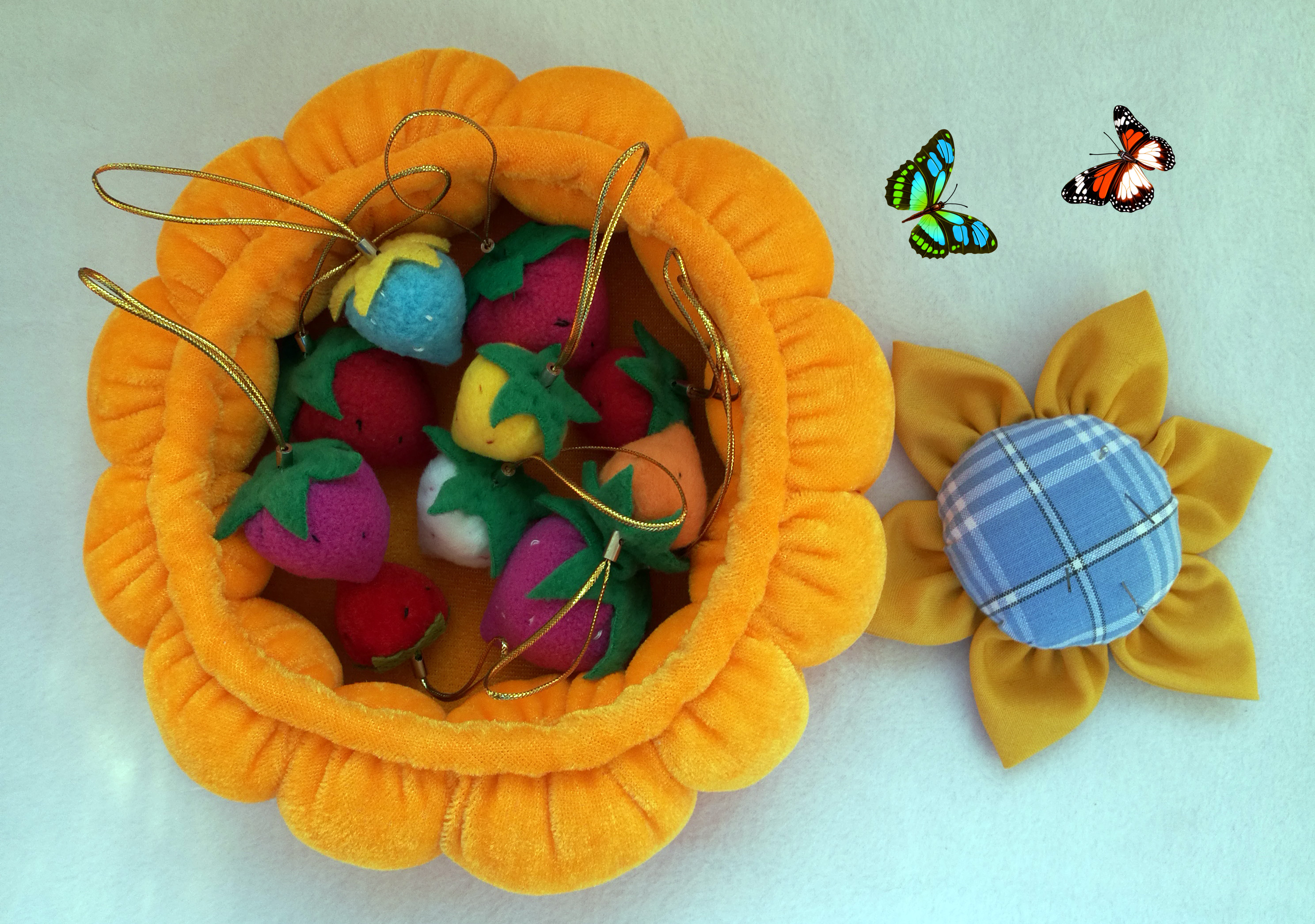 寒假到了,教孩子做个布艺小草莓挂件