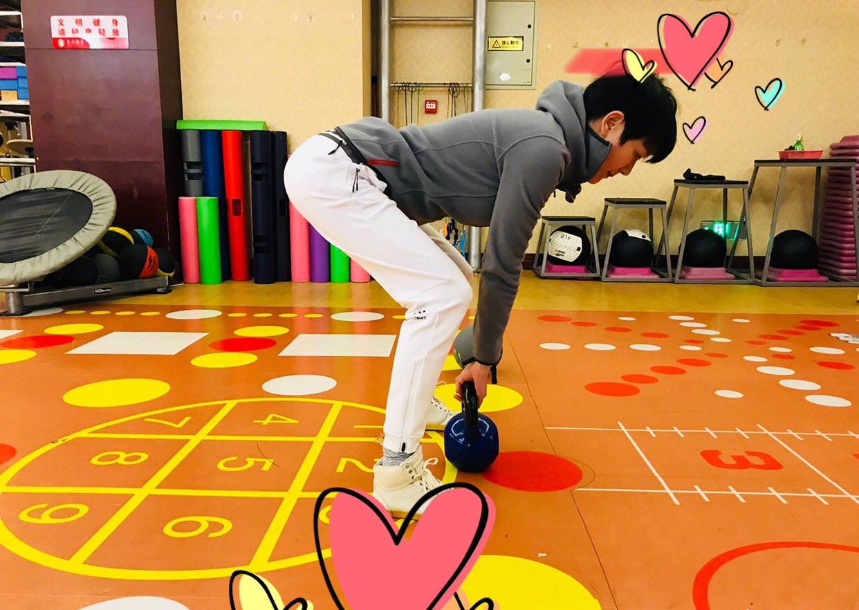 杨乐乐赌气疯狂健身,每天数小时常不吃饭,汪涵请假回家去照看