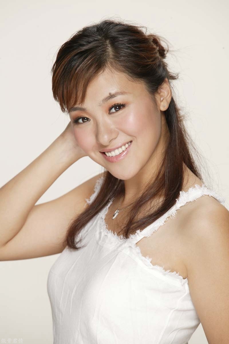 当年人气不输现在的赵丽颖,被爆丑闻后嫁乾隆后代,今发福成这样