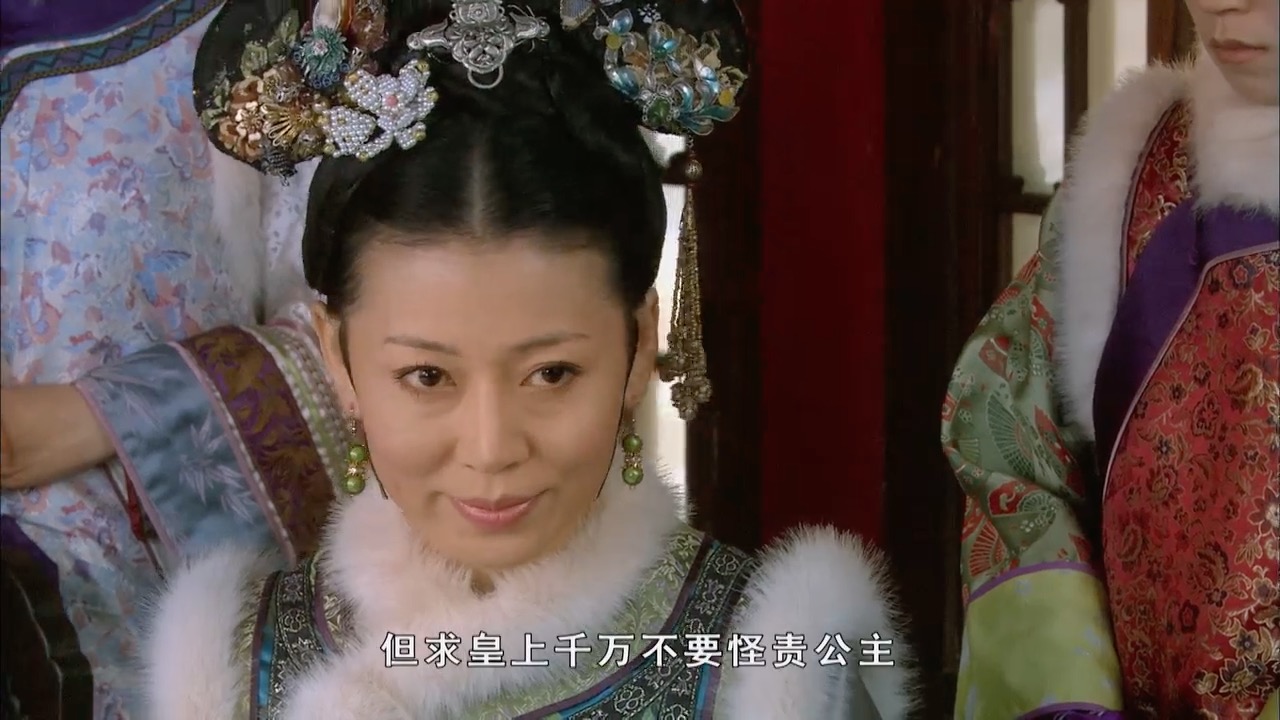华妃失势,重点在曹贵人身上,有谁注意到皇帝与齐妃的眼神交流了