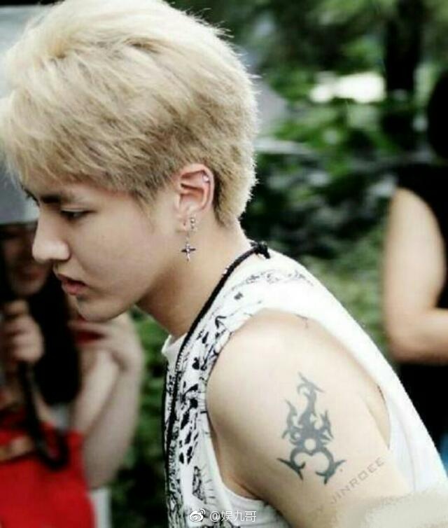 明星纹身大pk:张艺兴反差萌,黄子韬中二病,看完只服岳云鹏!