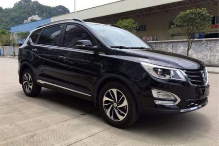 6座mpv宝骏360,2 2 2的空间布局,坐起来比较舒适