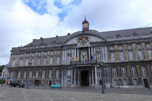 这个城市的旅游学校,是比利时最古老,最大的