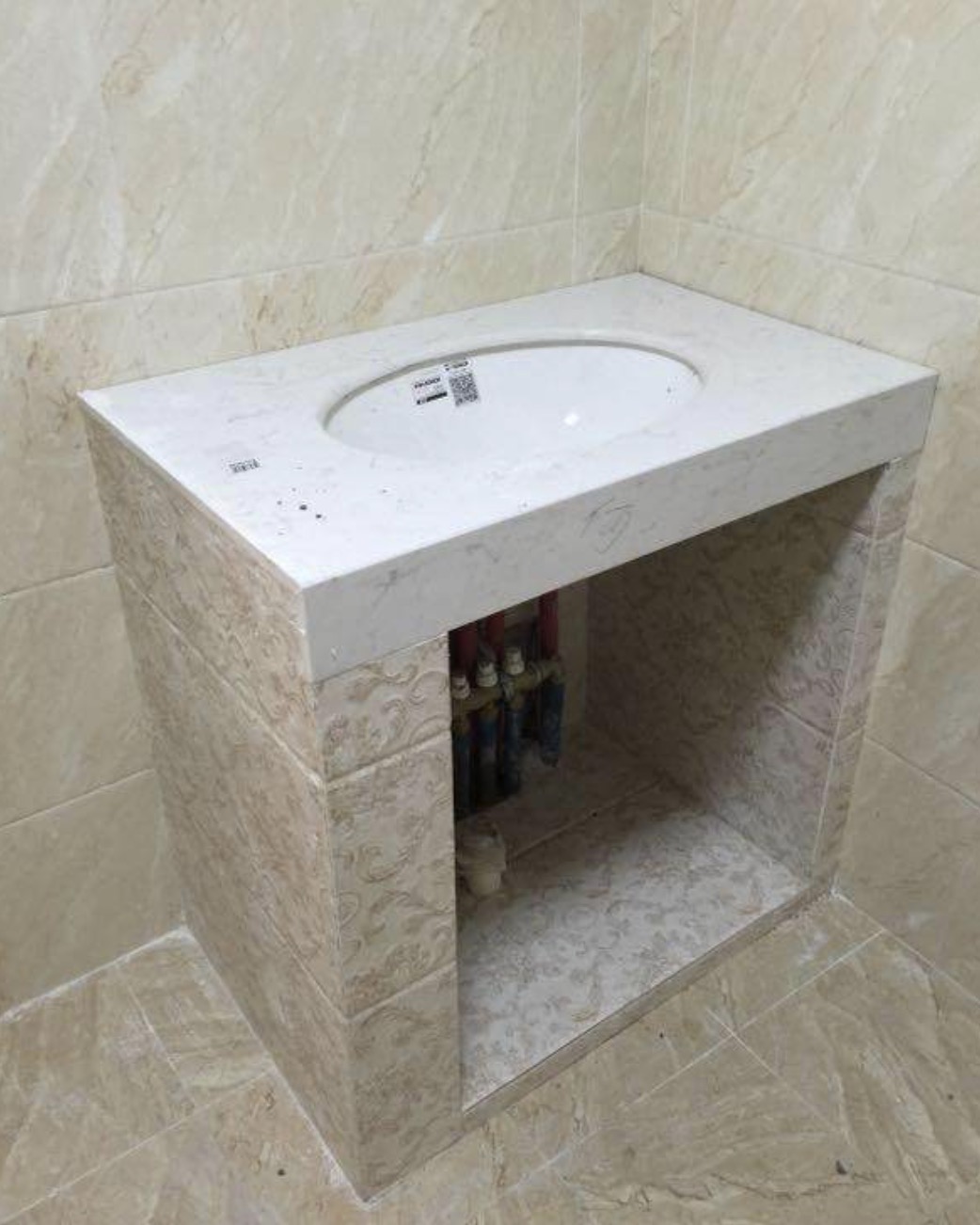 我家用砖砌的洗手台太实用了,邻居看后都称赞!