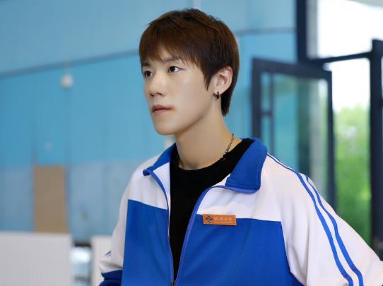 3,曹恩齐饰演的陈桉,余周周与妈妈相依为命.