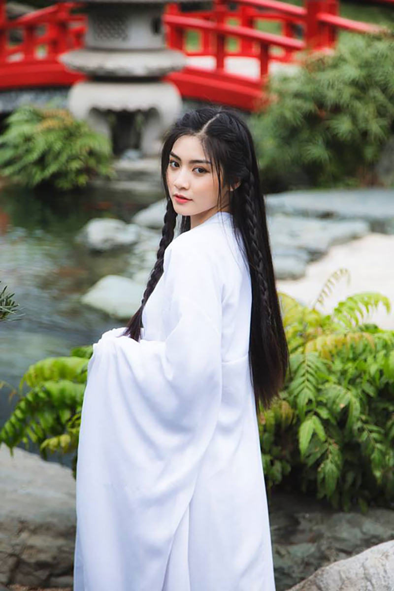 越南女孩穿上古装仙气十足,网友:这是越南版"千年美女"