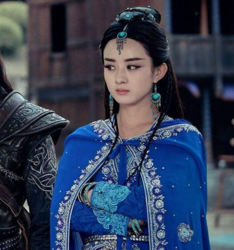 "斜眼"看人的明星,赵丽颖藏不住那一丝丝的可爱,杨颖眼神好犀利