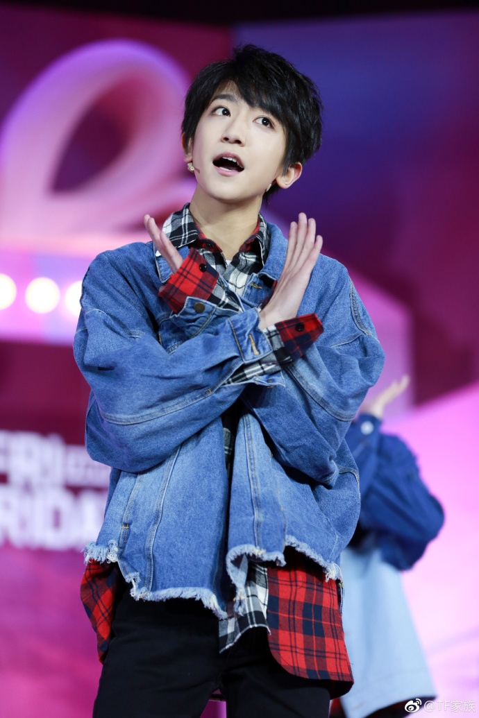 tf家族自制剧《第二人生》高清舞台照奉上,十小只的服装风格很棒