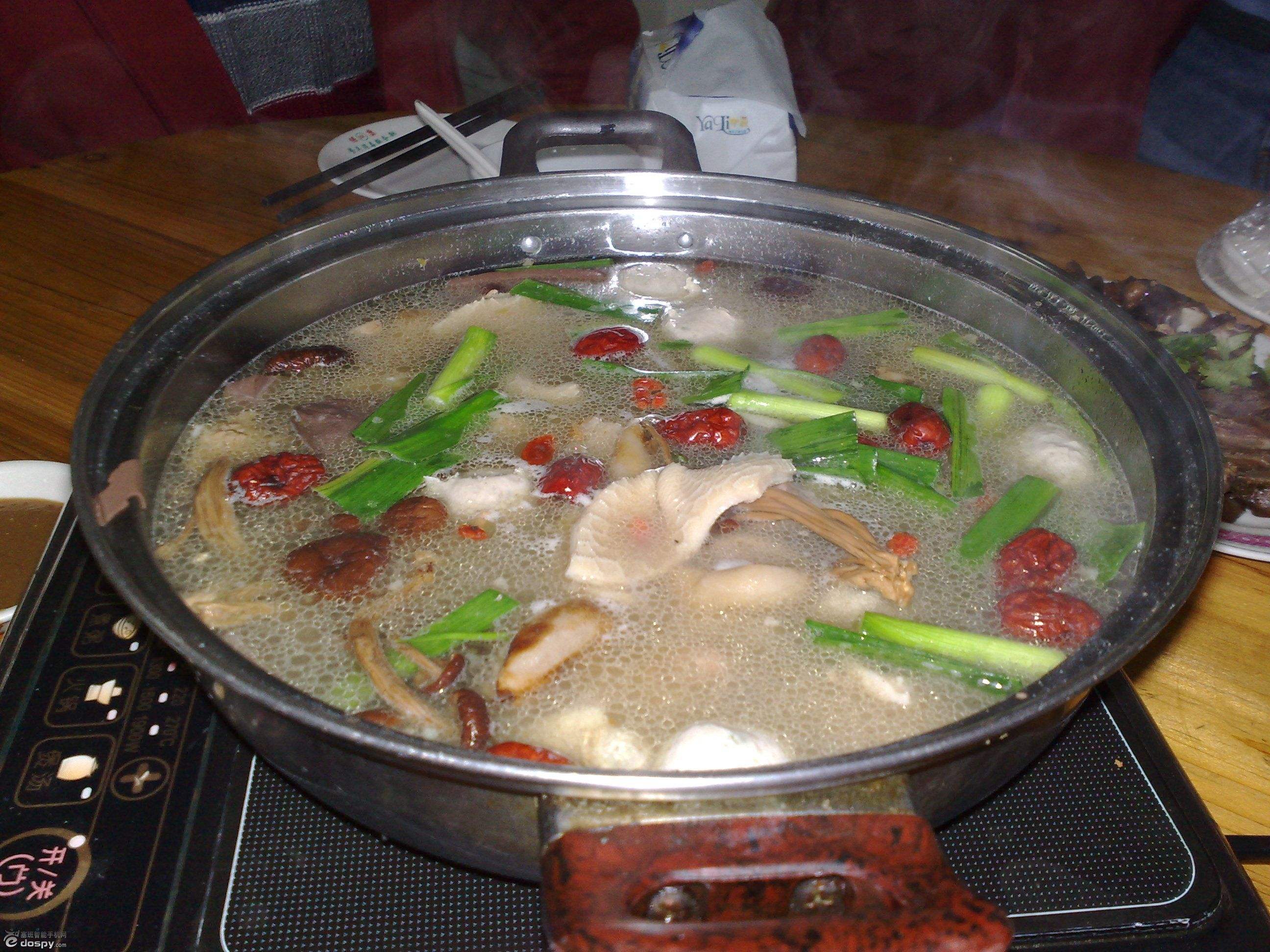 冬天最舒服的就是来一顿暖暖的羊肉火锅 这里面也有讲究