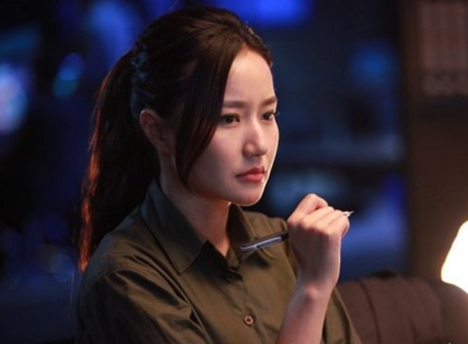 黄薇薇很有能力,会所的生意她都能打理的很好!