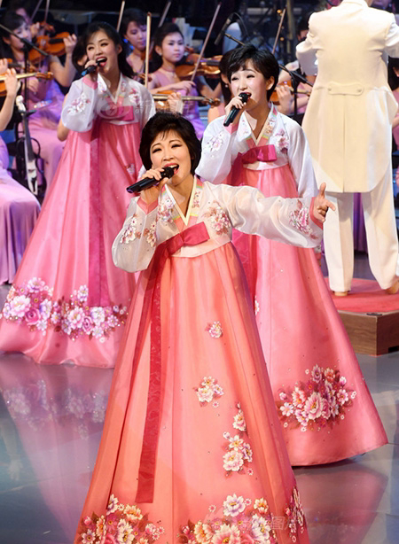 朝鲜艺术团韩国演出 15万人哄抢560张票