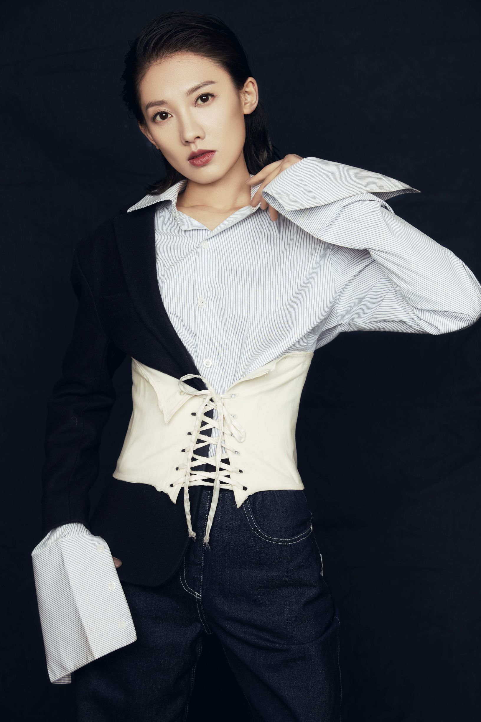 她的名字叫做马黎,你喜欢她吗?