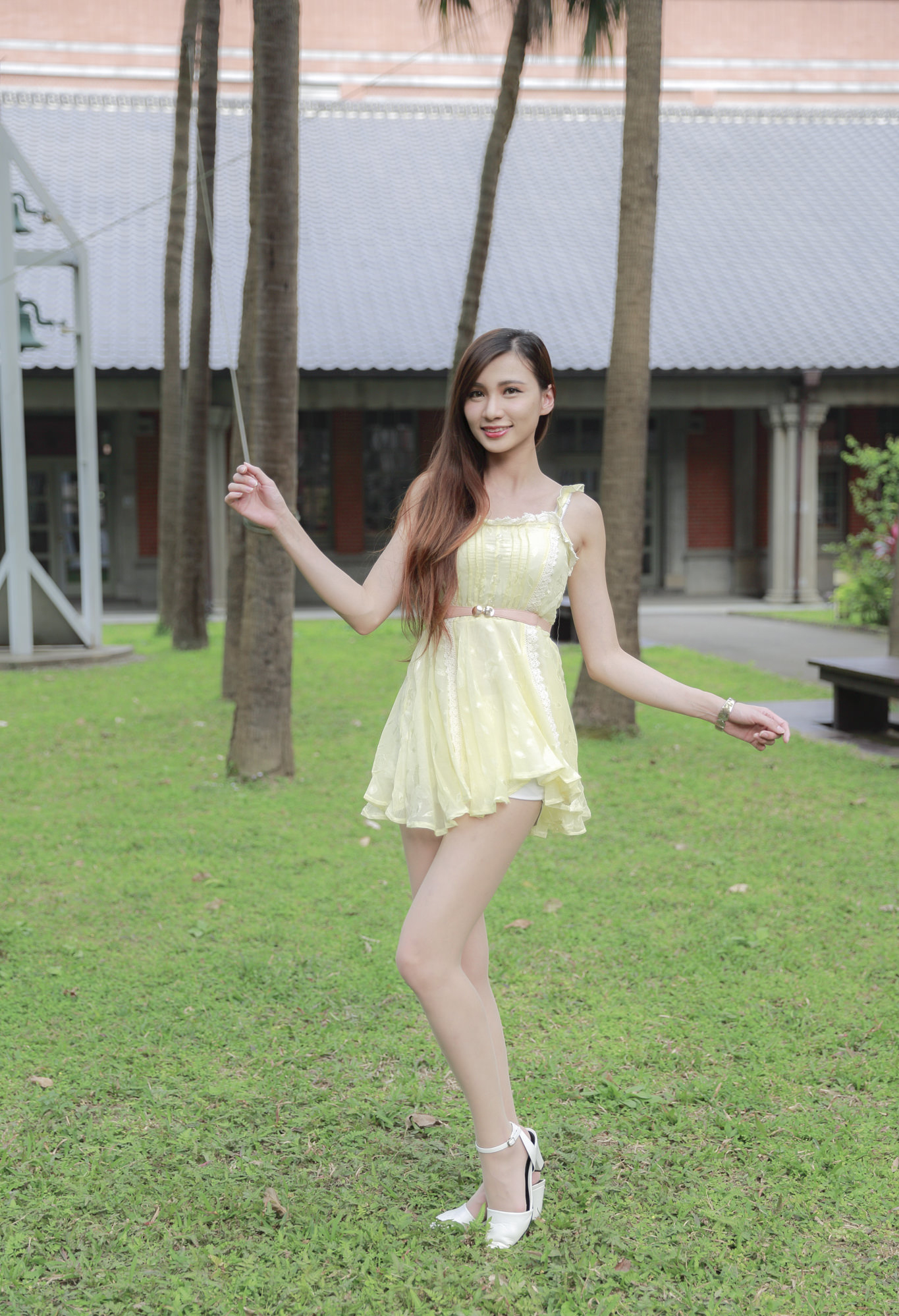 小清新美女蔡译心外拍