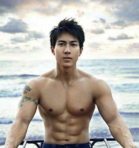 中国六大最性感腹肌男星:甄子丹张家辉上榜,独他俘获芳心无数!