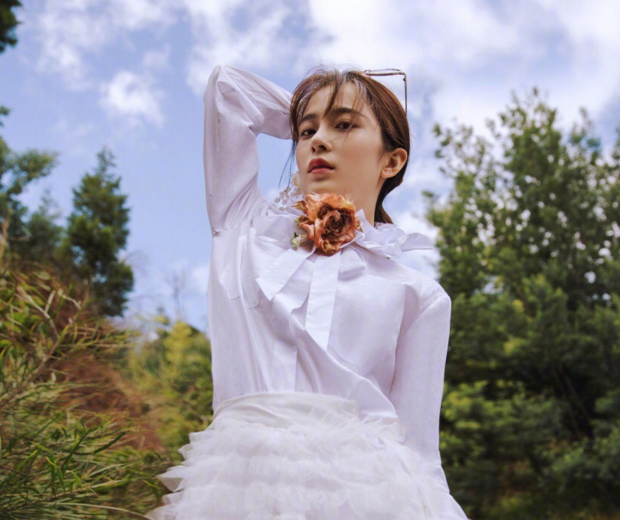 最喜欢她在极光之恋里面的角色,她在里面扮演的是何静文,何静雯这个