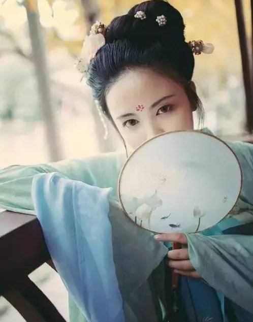 我是被丢弃的团扇——班婕妤:爱情若非这般甜,又何来这般苦之五