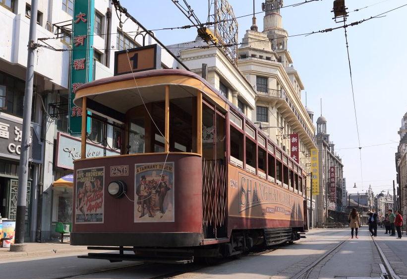 老上海影视拍摄地,坐有轨电车或黄包车,体验时光倒流