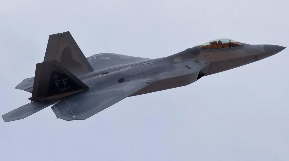 aim-9x导弹厉害吗?都说f-22先进,那导弹锁定会如何?