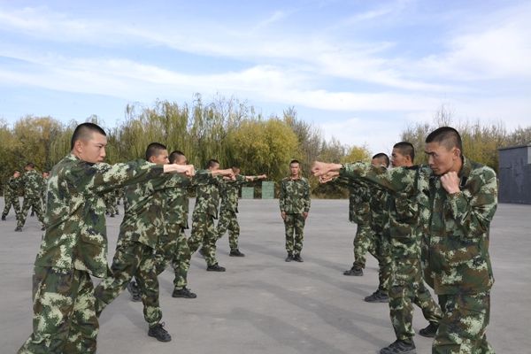 新兵训练,走出部队大院那一刻,傻眼了