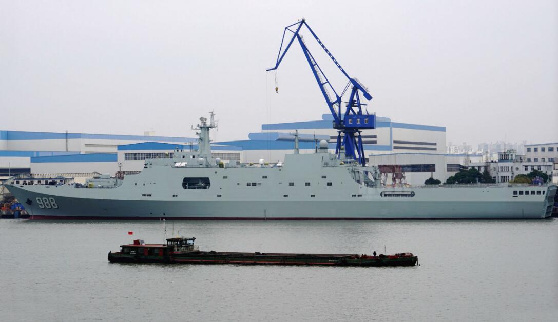 中国海军071型两栖船坞登陆舰