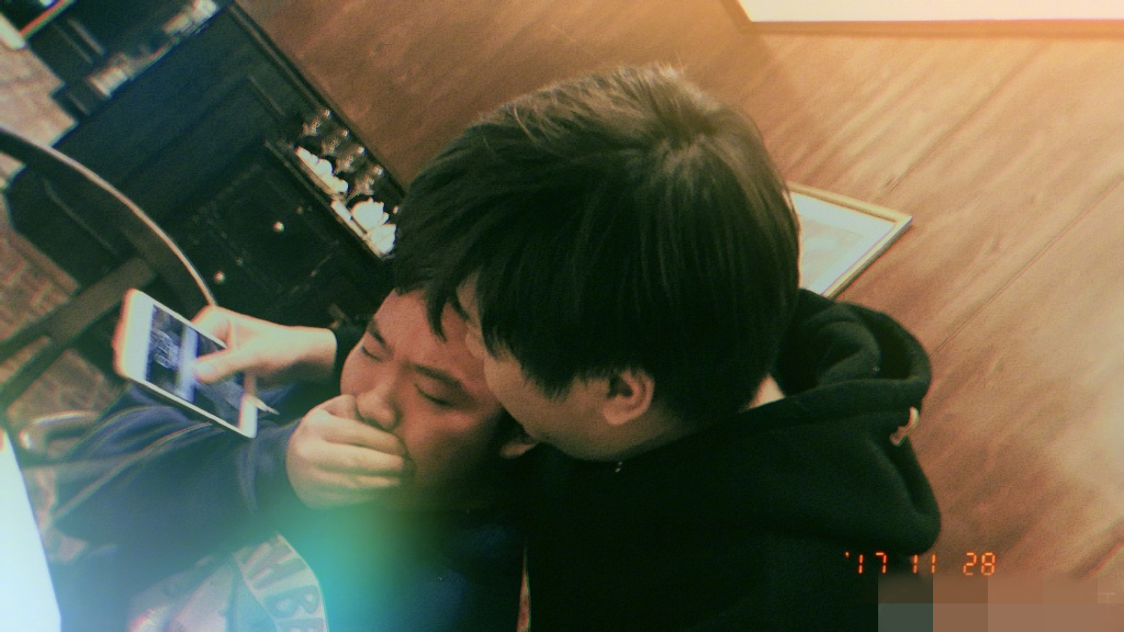 卢本伟焦点访谈首秀仅一秒,是时候最后说声卢本伟牛逼了!